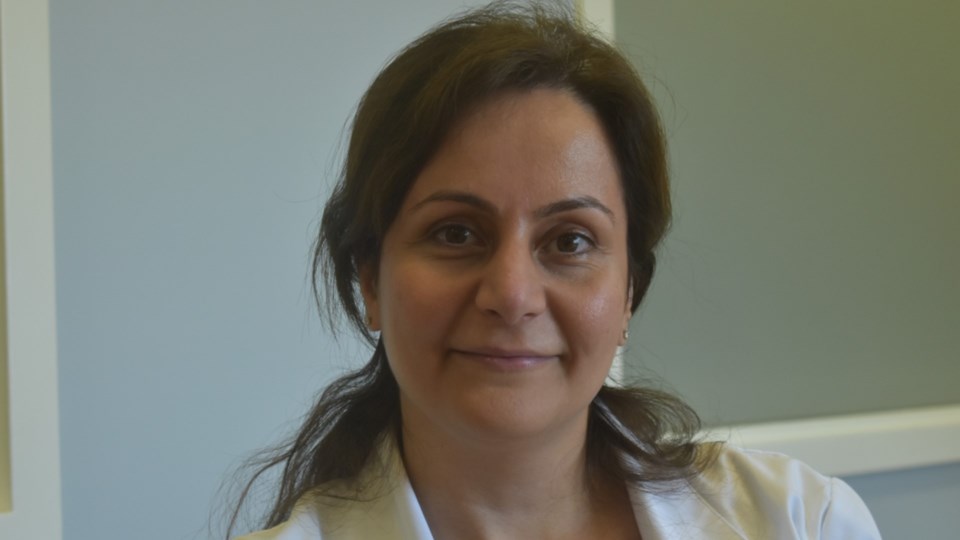 Dr Elmira Amirazodi