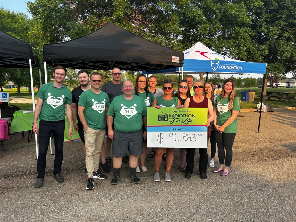 st-josephs-hospital-radiothon-2023-group-pic