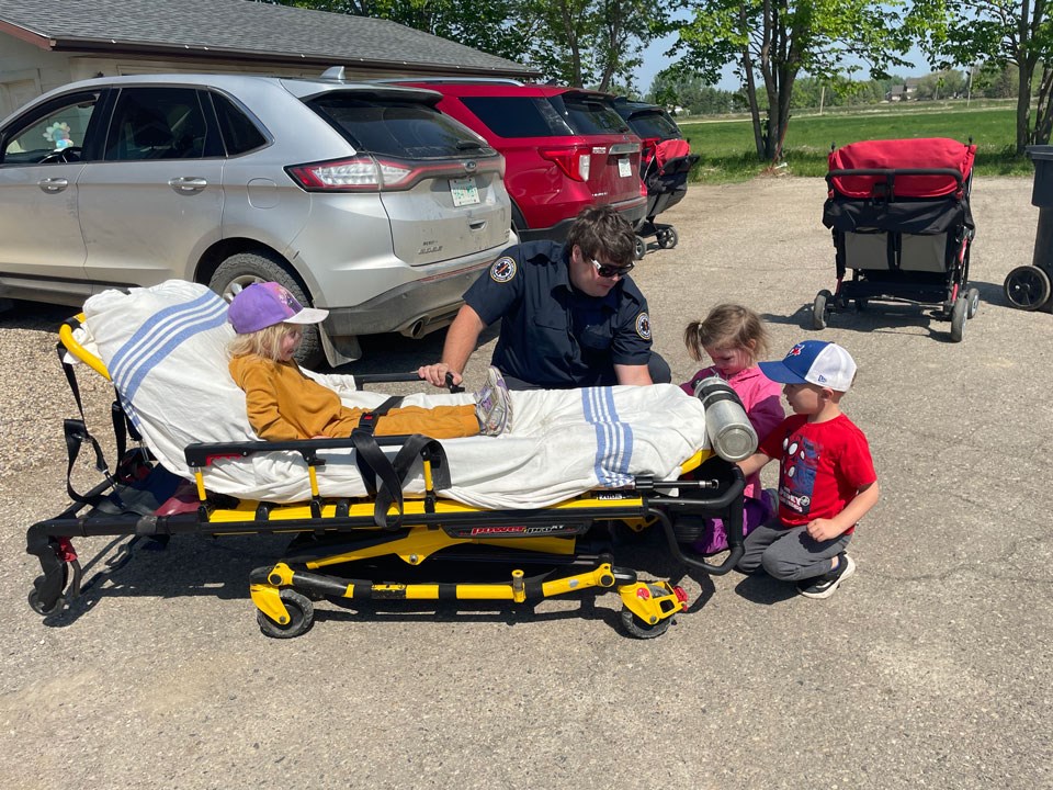 supreme-ambulance-carlyle-cubs