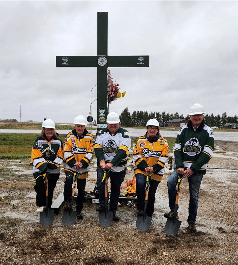 humboldt-broncos-memorial-committee-shovel-ready-crash-site