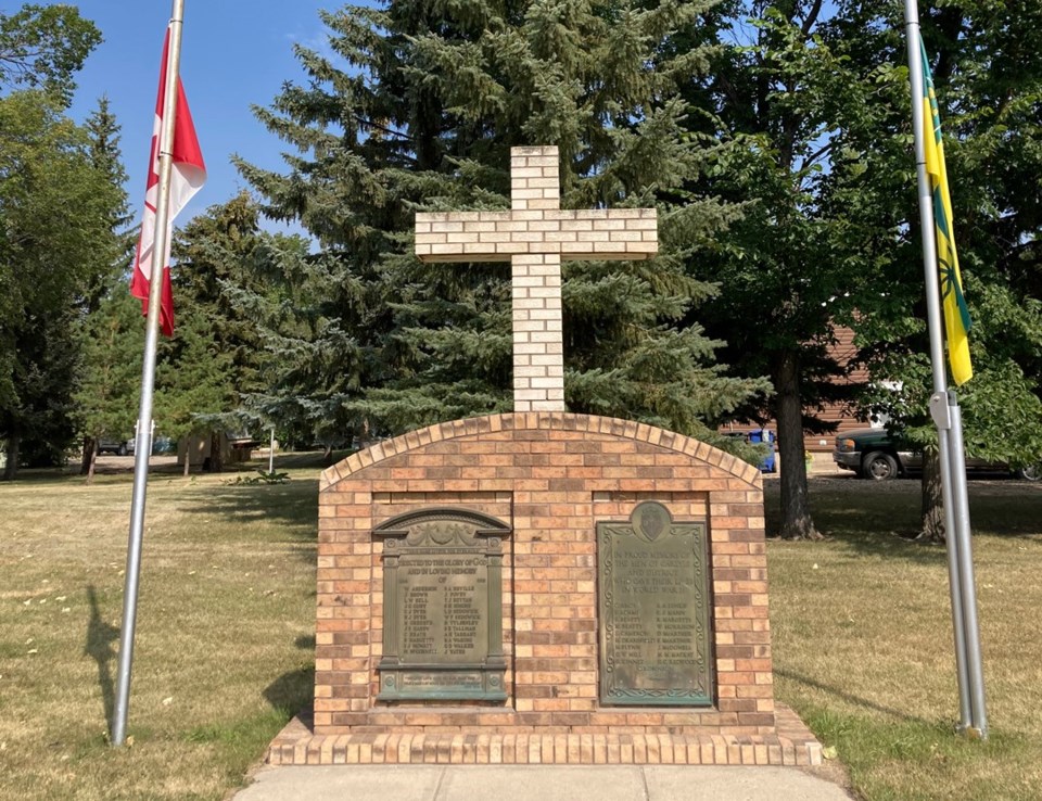 Carlyle cenotaph half-mast pic