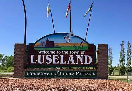 Town of Luseland sign welcomes visitors