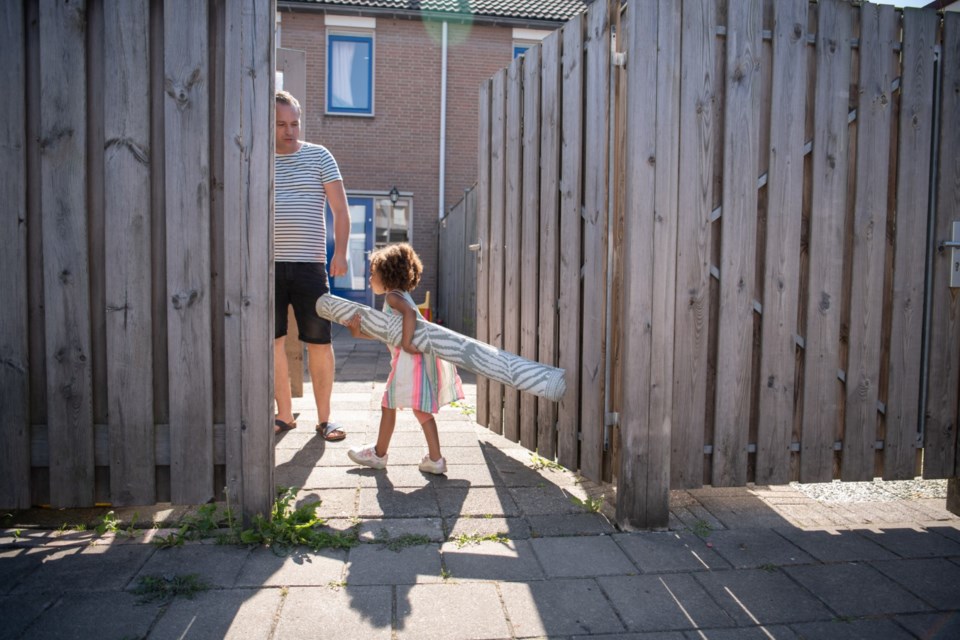 backalleyfence0523