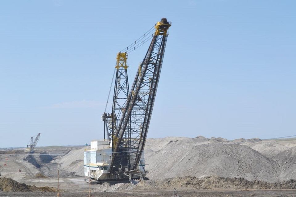 Coal dragline near Estevan