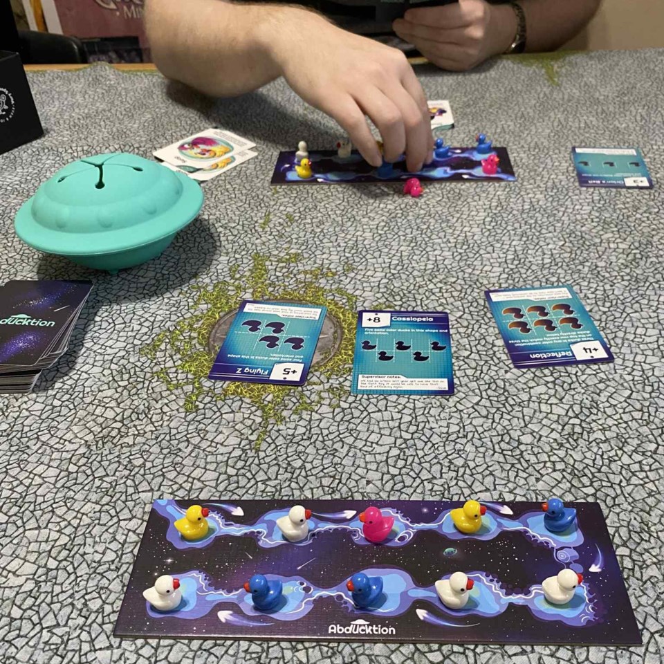 game-abducktion