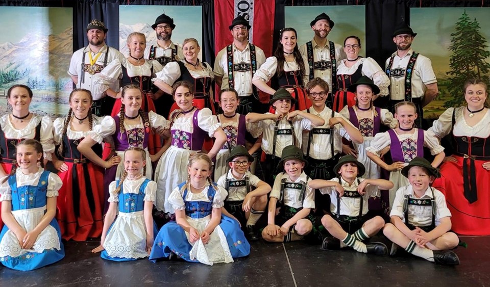 government-house-dancers