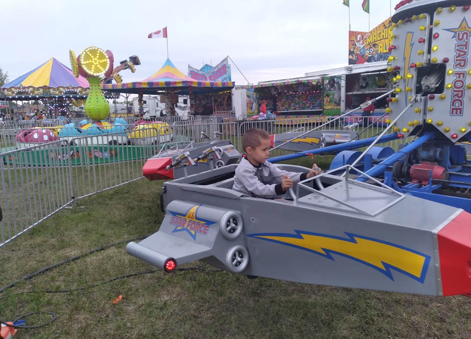 Carnival rides and amusements highlight Spring into Summer fair