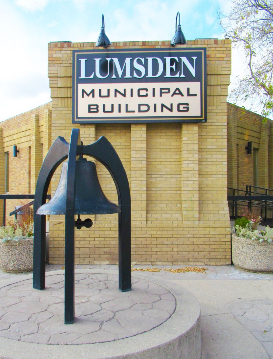lumsdenoffice0223