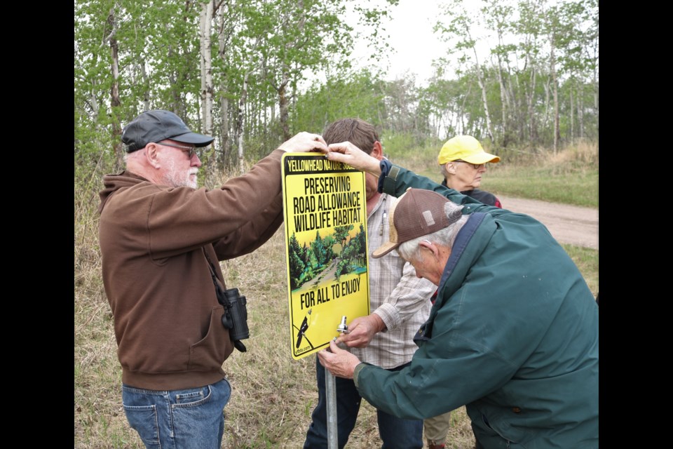 To promote preserving the habitat, and to invite people to use and enjoy the public land the Yellowhead Flyway Birding Trail Association (YFBTA) has launched a Road Allowance Project (AKA ‘Skip the Ditches’).