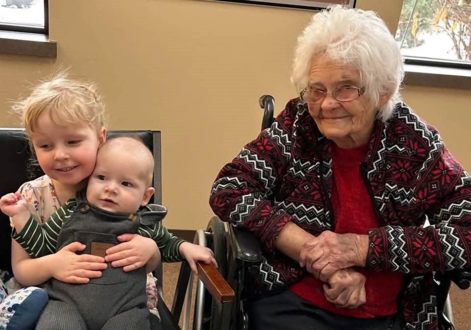 rose-danychuk-96th-birthday-with-great-grandchildren-mar23