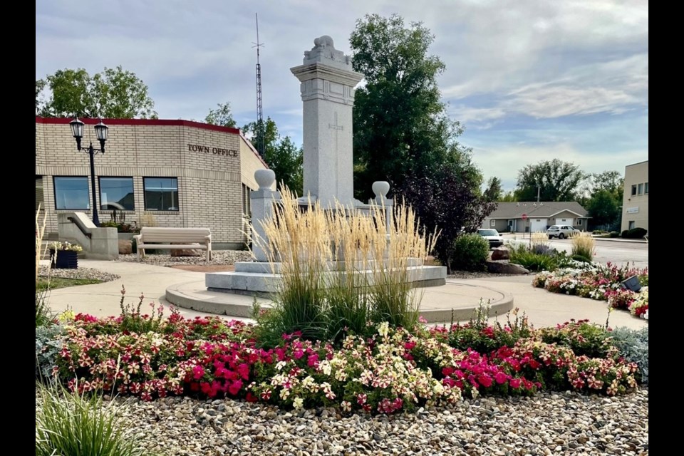 Community in Bloom flowers planted by the Asaskan Complex.