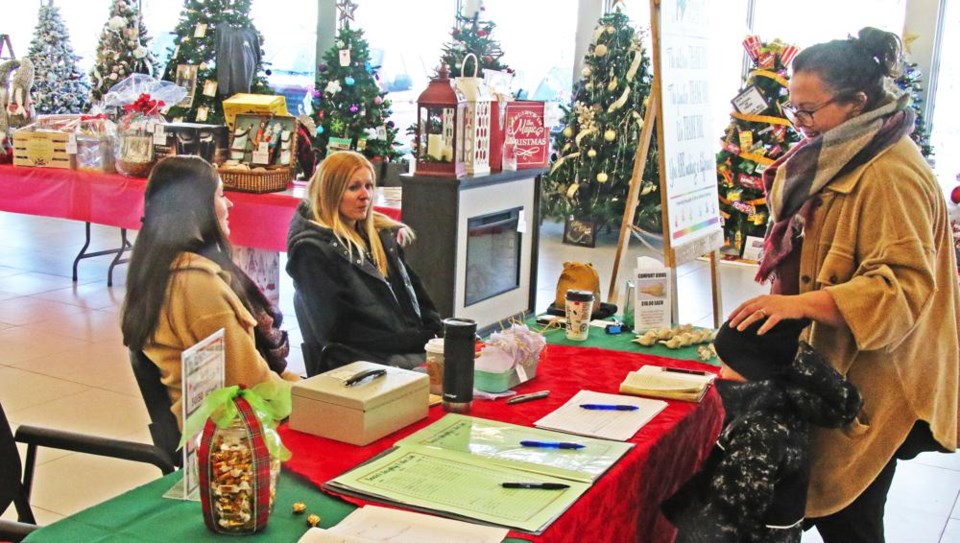 festival-of-trees-0726