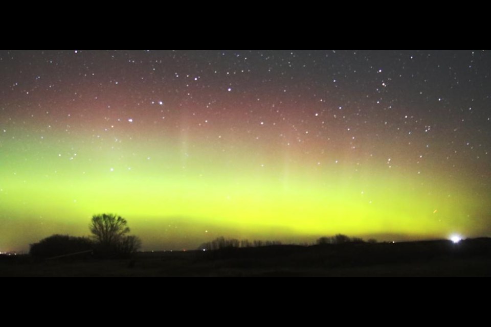 The Northern Lights were mostly a green colour, with subtle shades of other colours starting to appear on the northern horizon near Weyburn.