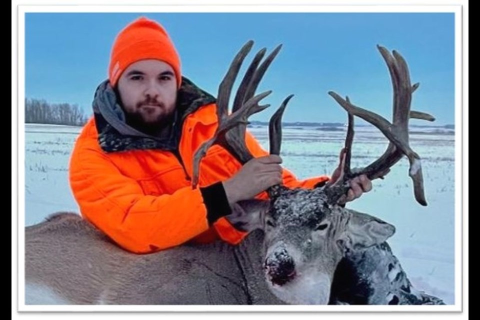 Brandon Zuravloff took the top spot in non-typical white-tailed deer at 200 6/8 inches, which 
qualified for Henry Kelsey Book and placed 12th in the Province of Saskatchewan.
