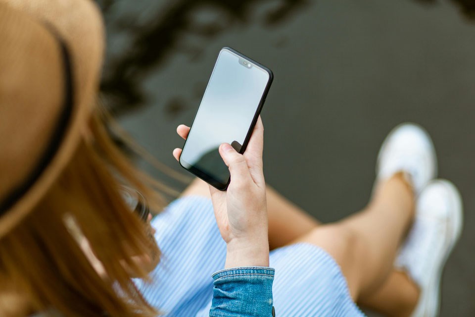 woman-on-phone