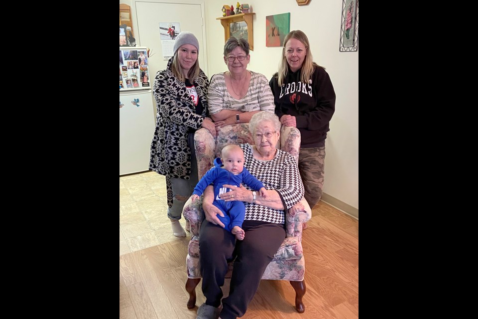 Five generations of the Leech family recently gathered for a photo. Seated is great-great-grandmother Kay Leech of Borden with baby Nikosis Watcheson of Borden. Also pictured are mom Makayla Musaskapoe of Saskatoon, great-grandma Sharon Fertuck of Saskatoon and grandma Nicole Fertuck of Saskatoon.