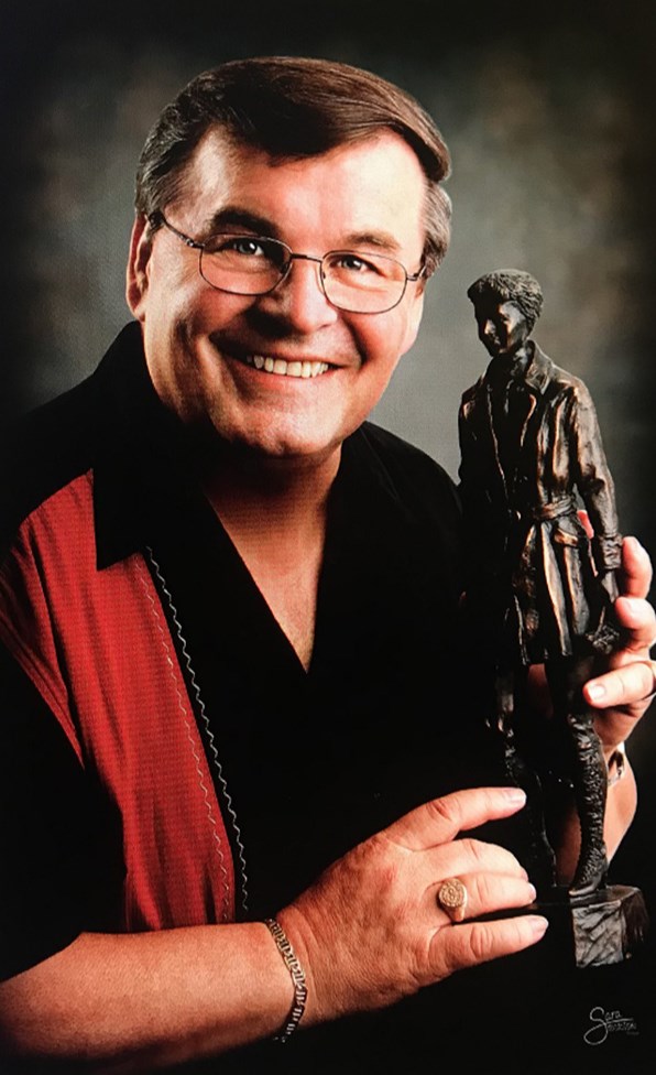 erhardt-statue-lorne
