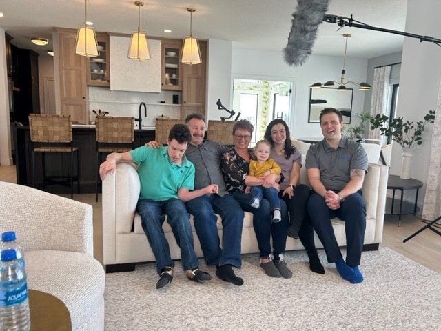 The 2023 Saskatoon Hospital Home Lotto winner, Donna Lynn McIntyre and her family. 