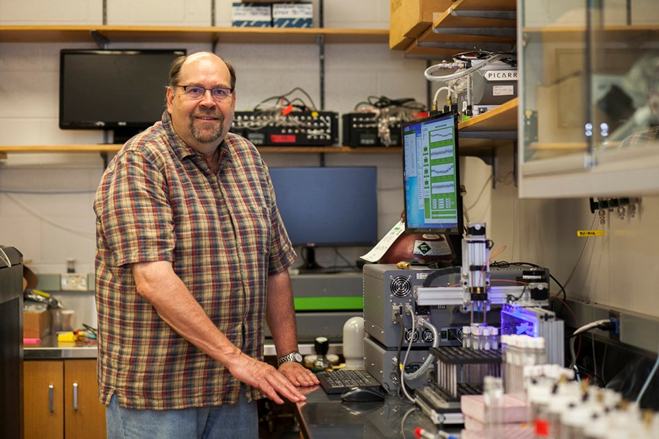 Dr. Richard Farrell (PhD) is an associate professor in the College of Agriculture and Bioresources and the Ministry of Agriculture Strategic Research Program Chair in Soil Biological Processes at USask. 