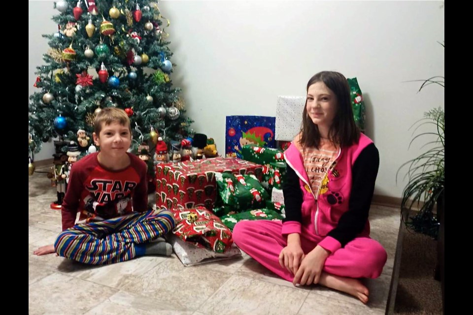 Despite being thousands of kilometres away from home, Violetta and Volodymyr Adrieiev had a great Christmas and many gifts under the tree these holidays. 