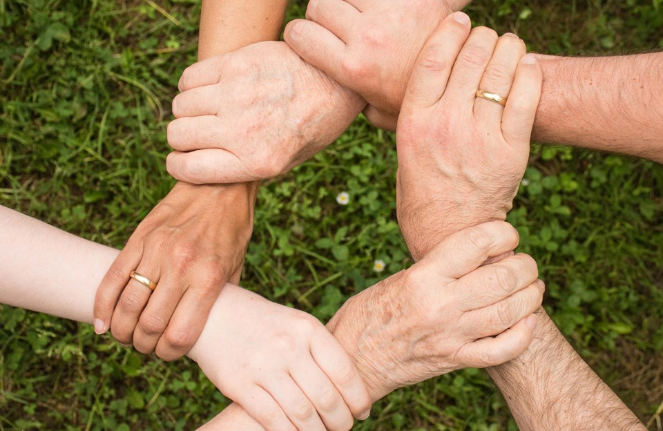 volunteer-hands