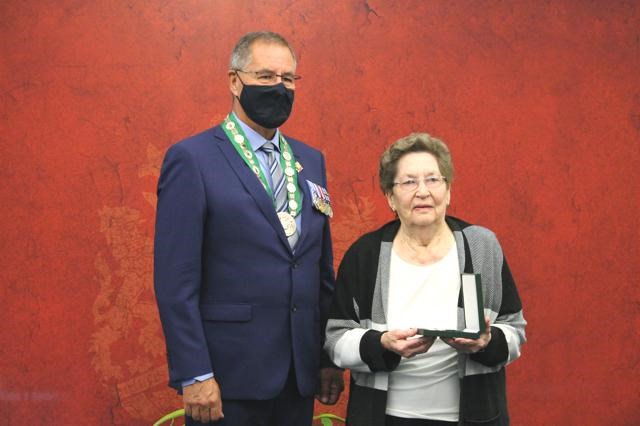 volunteer service medal lorraine silzer