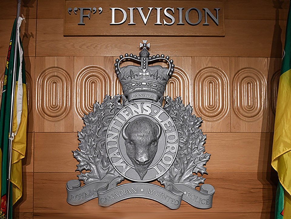 F division rcmp crest