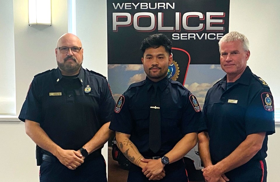 weyburnpolicerecruitswornin