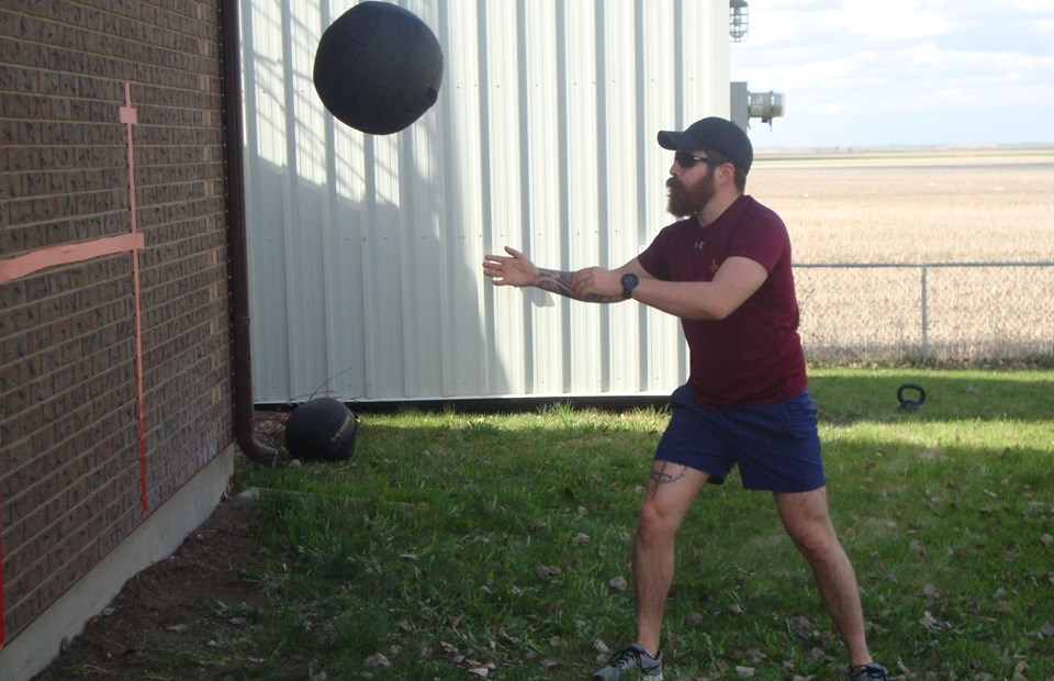 zbraden-hamelin-ball-throw