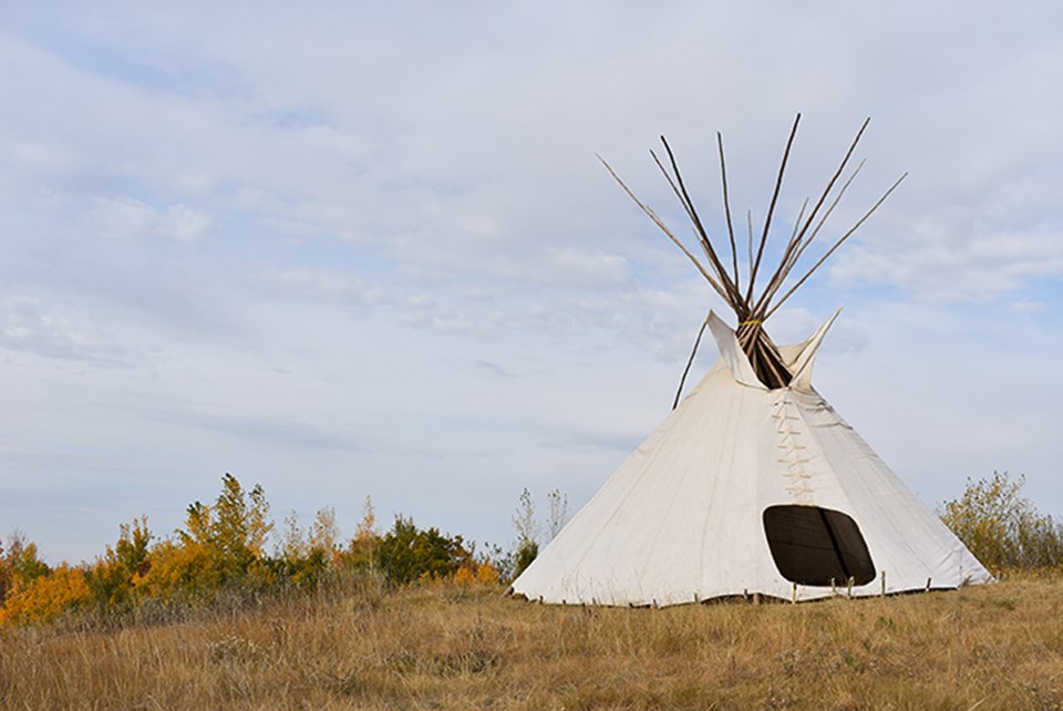 11tipi-installed-on-king-hill_-illuminated-until-midnight-on-sept-30th