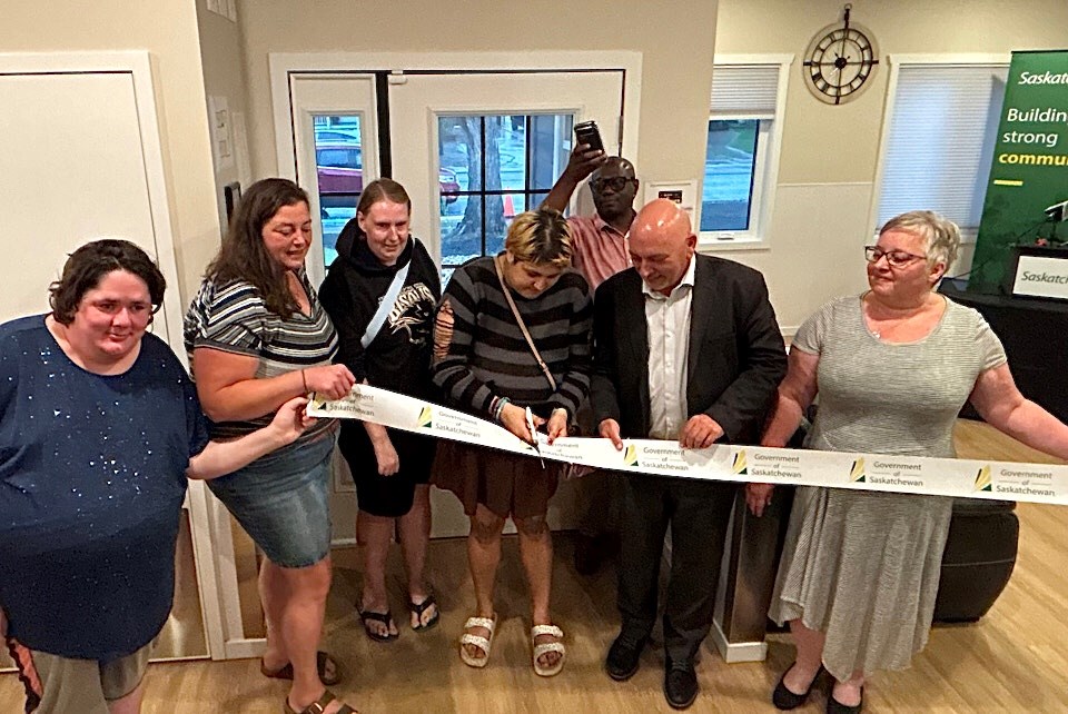 ribboncuttingaug5