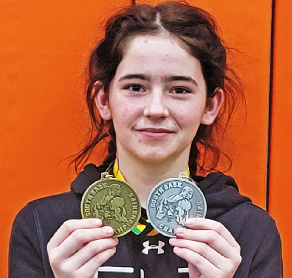 2434-wrestling-avlynn-drake