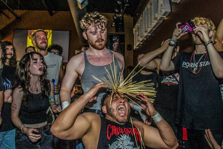 Shain Boucher puts  skewers in Carlos Oliva’s head. 
