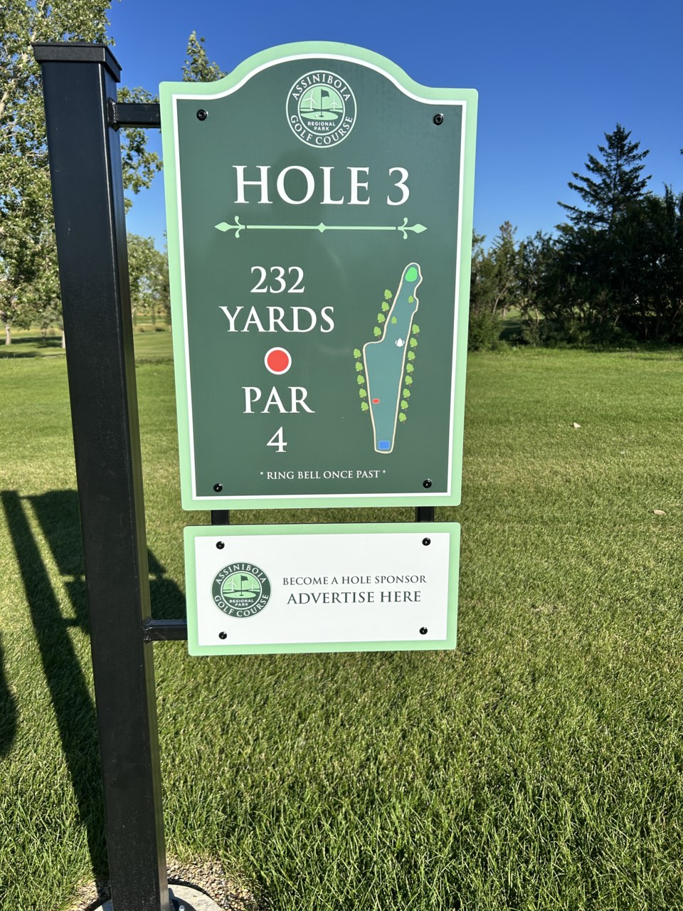 assiniboia-golf-new-hole-signs