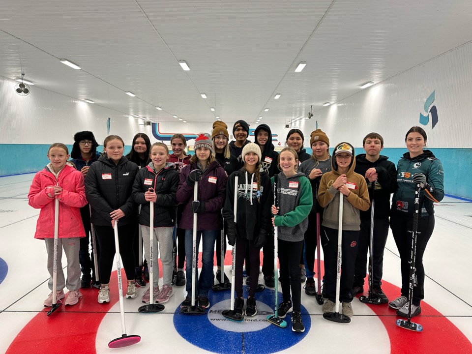 carlyle-curling-club-youth-clinic-2022
