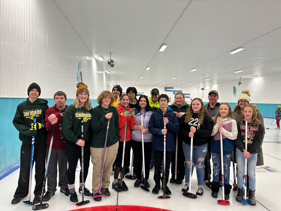 carlyle-school-curling