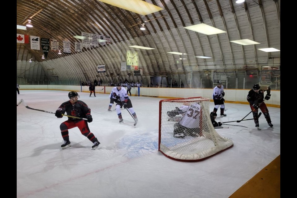 After a three-week Christmas break, the Canora Cobras (dark jerseys) were back on the ice in Ituna on January 7, and defeated the pesky Avalanche 6 to 4. / Photo courtesy Aaron Herriges