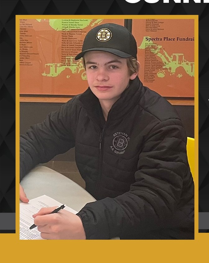 estevan-bears-gunner-moore