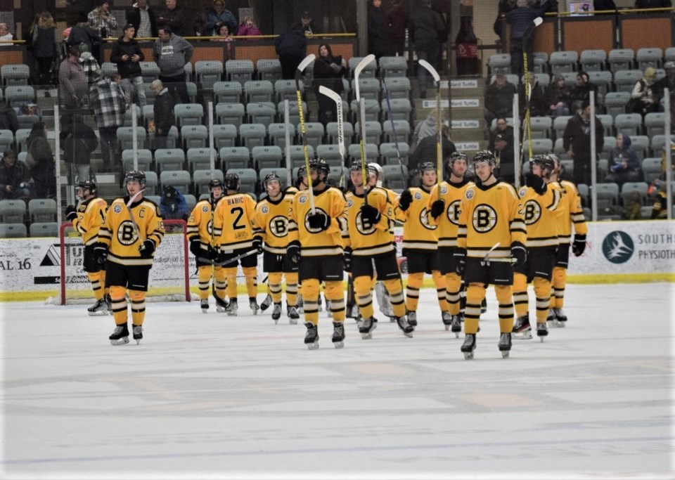 estevan-bruins-celebrate-win