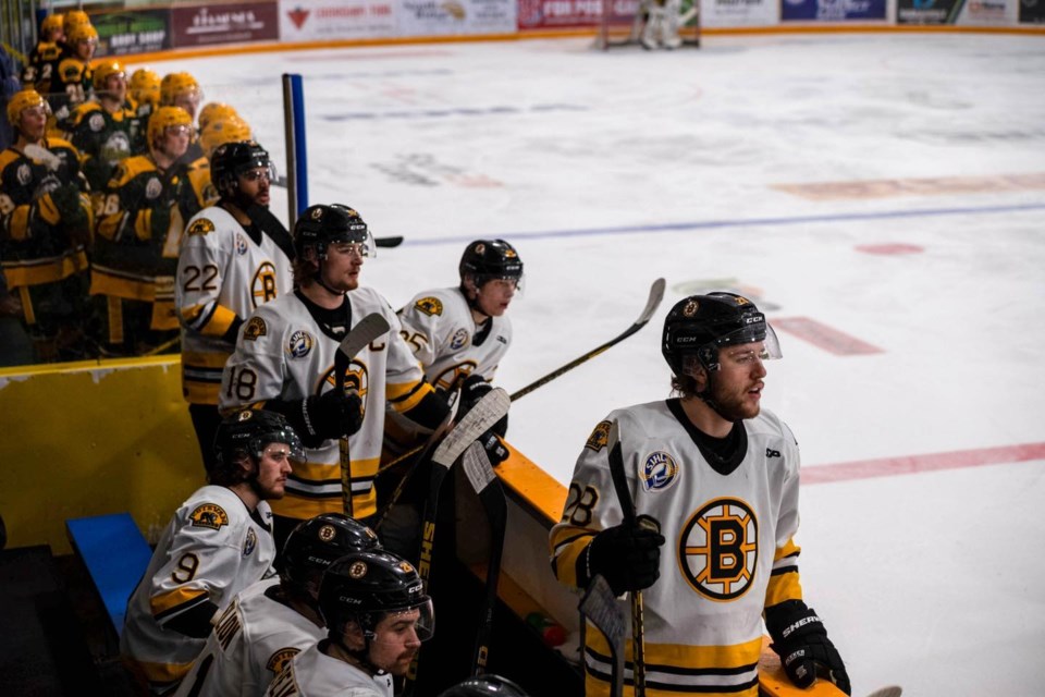 estevan-bruins-humboldt-broncos-bench-photo