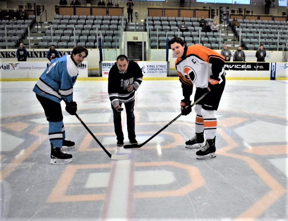 estevan-u18-hockey-tournament-faceoff