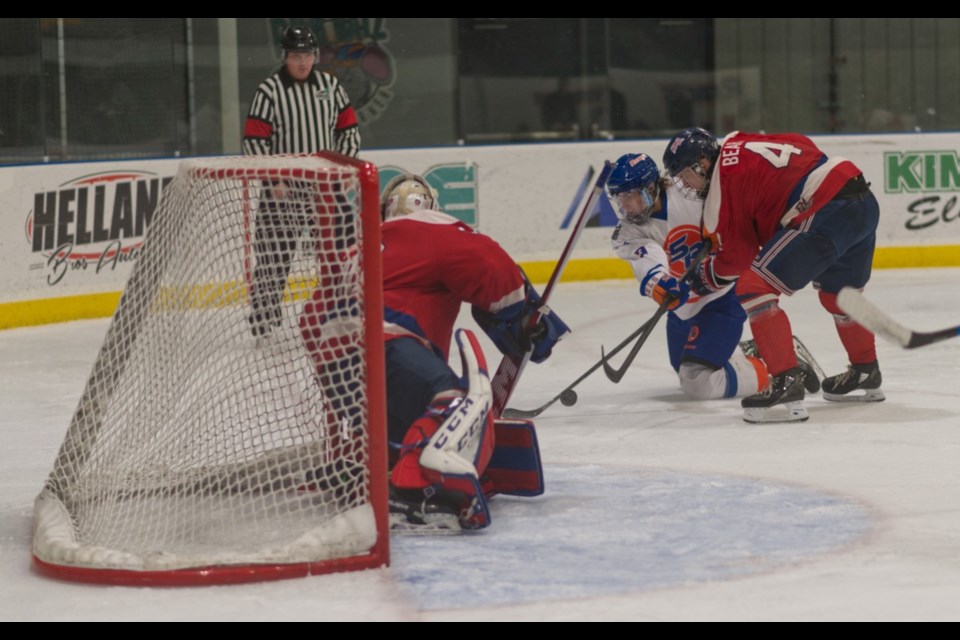 Jayden Lupuliak fires the 鶹Ƶern Rebels’ first goal during their meeting with the Regina Capitals.