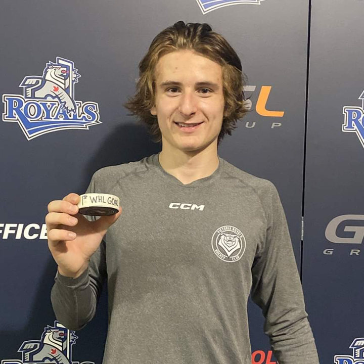 Dream hockey season continues for Macklin’s Cole Reschny, Telus Cup next