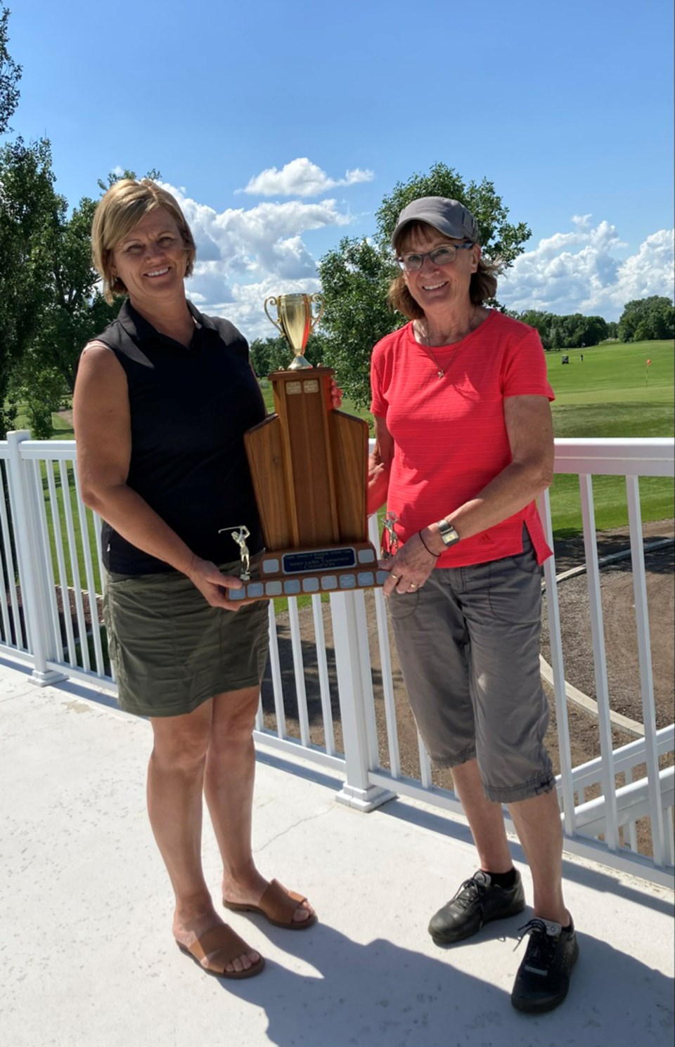 Senior Women's Golf pic