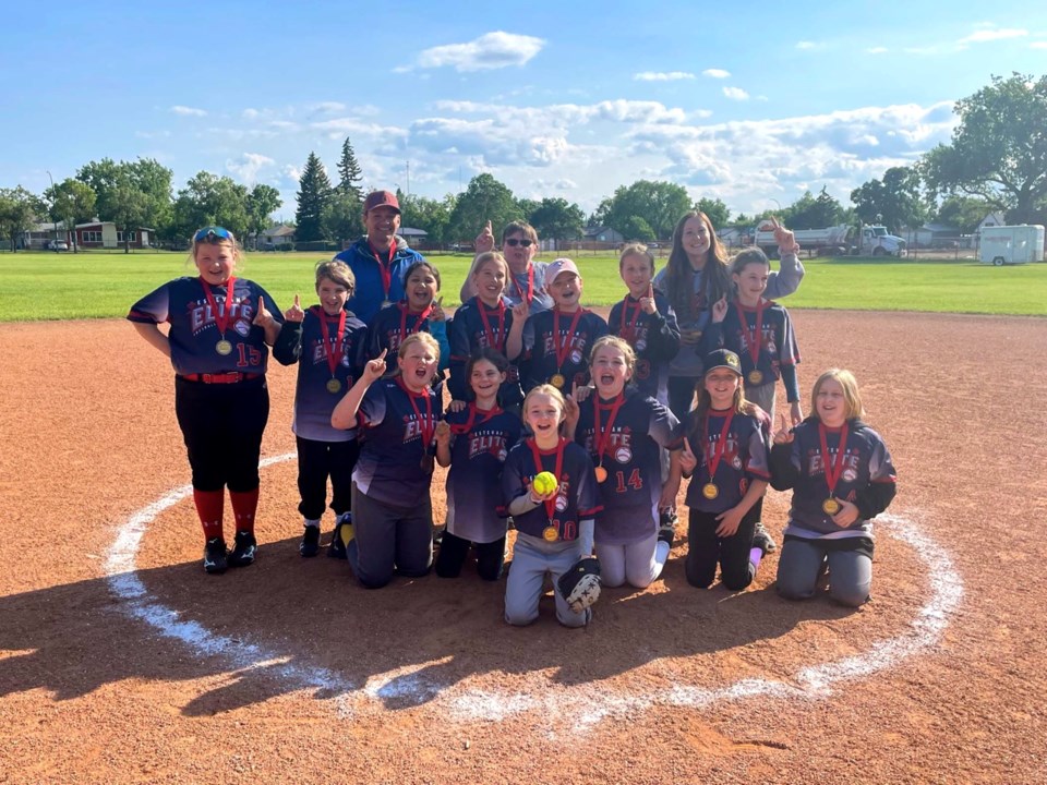 Softball U11 Estevan Elites