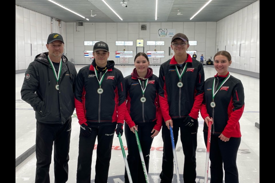  U18 GOLD Medalist Lane Zuravloff, Cassidy Zuravloff, Brody Harrison, Kailey Sleeva with Coach Rob Zuravloff;