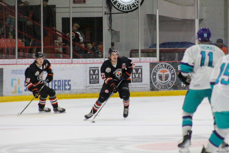 terriers-go-11-against-ice-wolves-2