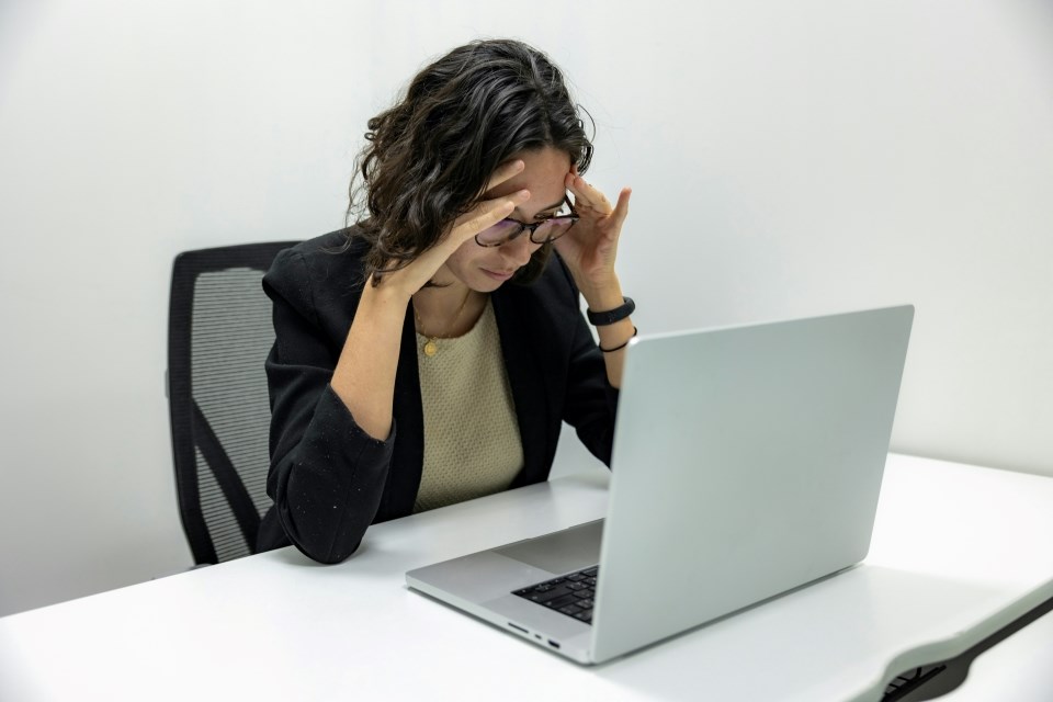 computer-frustration-unsplash
