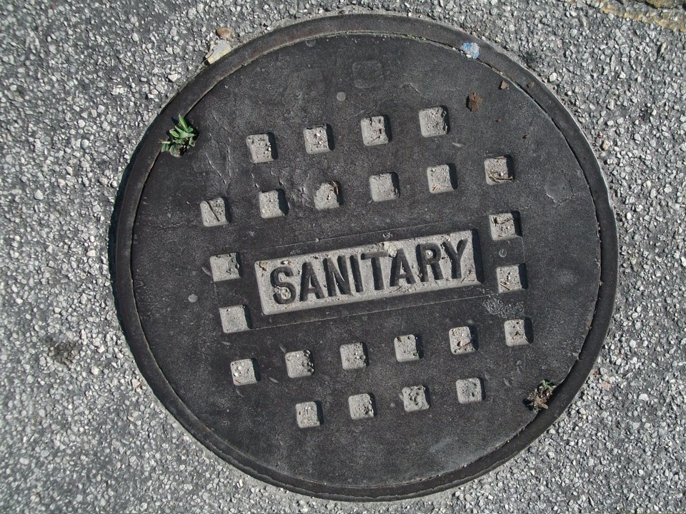 sanitary-sewer-cover-387222_1280