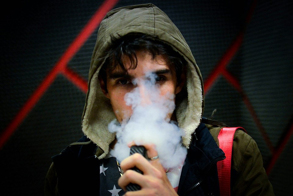 vaping2-unsplash